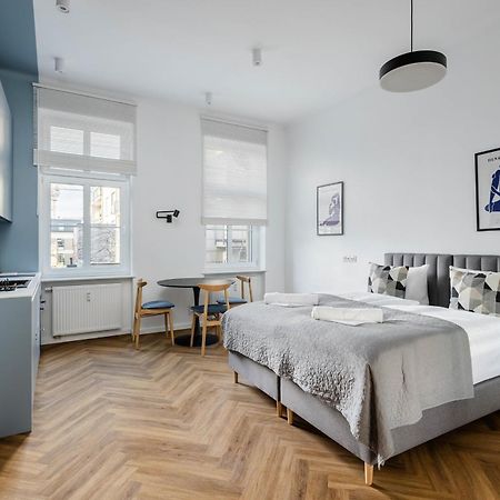 Przytulne I Komfortowe Studia Very Berry W Poznaniu By Noclegi Renters Bagian luar foto
