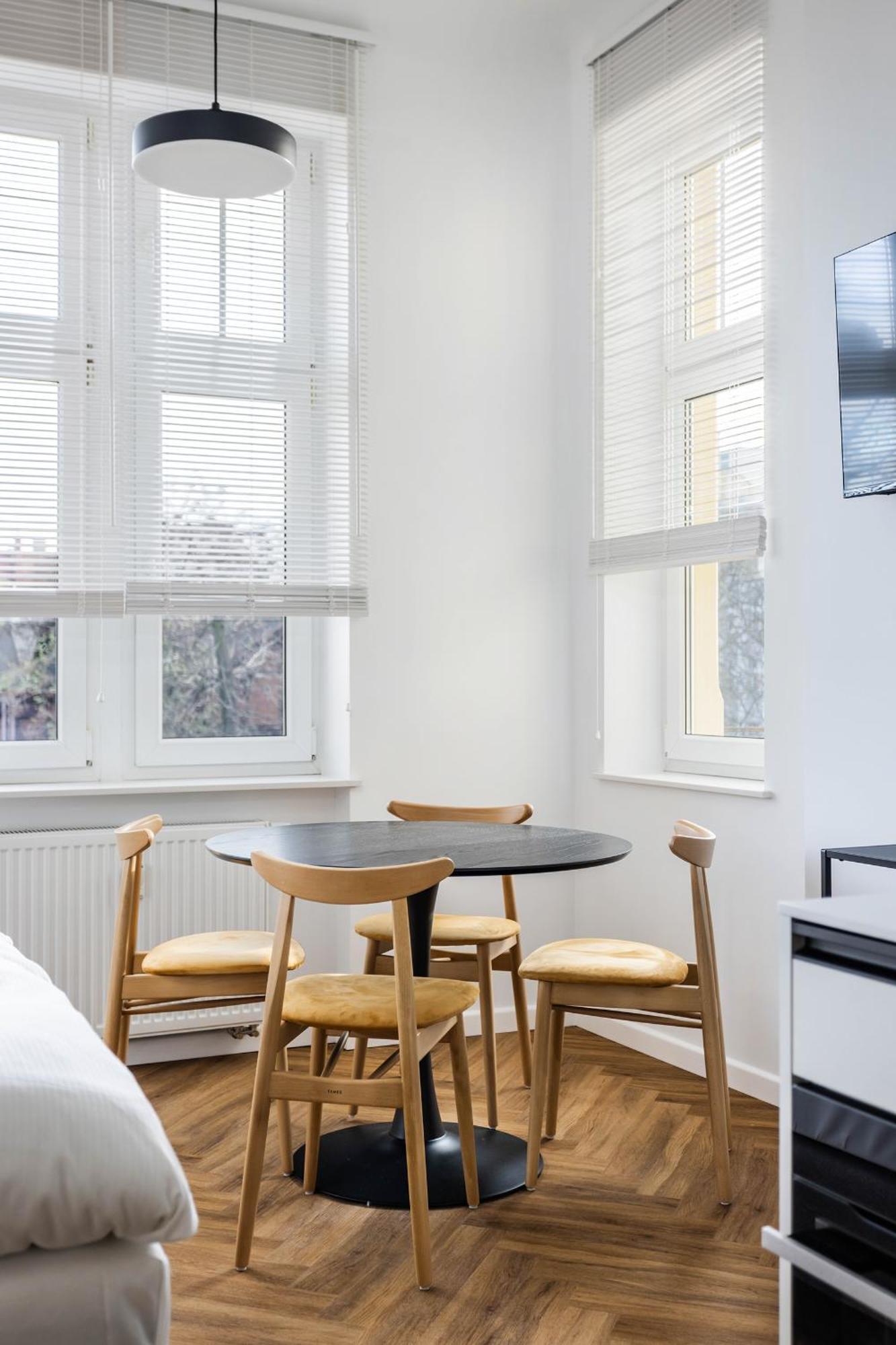 Przytulne I Komfortowe Studia Very Berry W Poznaniu By Noclegi Renters Bagian luar foto
