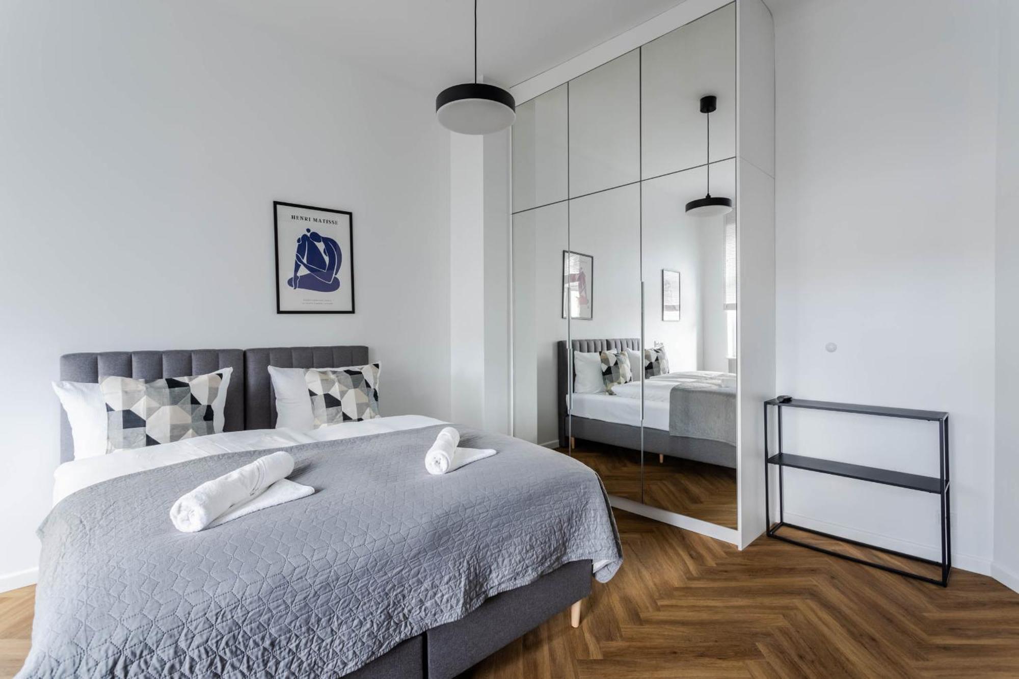 Przytulne I Komfortowe Studia Very Berry W Poznaniu By Noclegi Renters Bagian luar foto